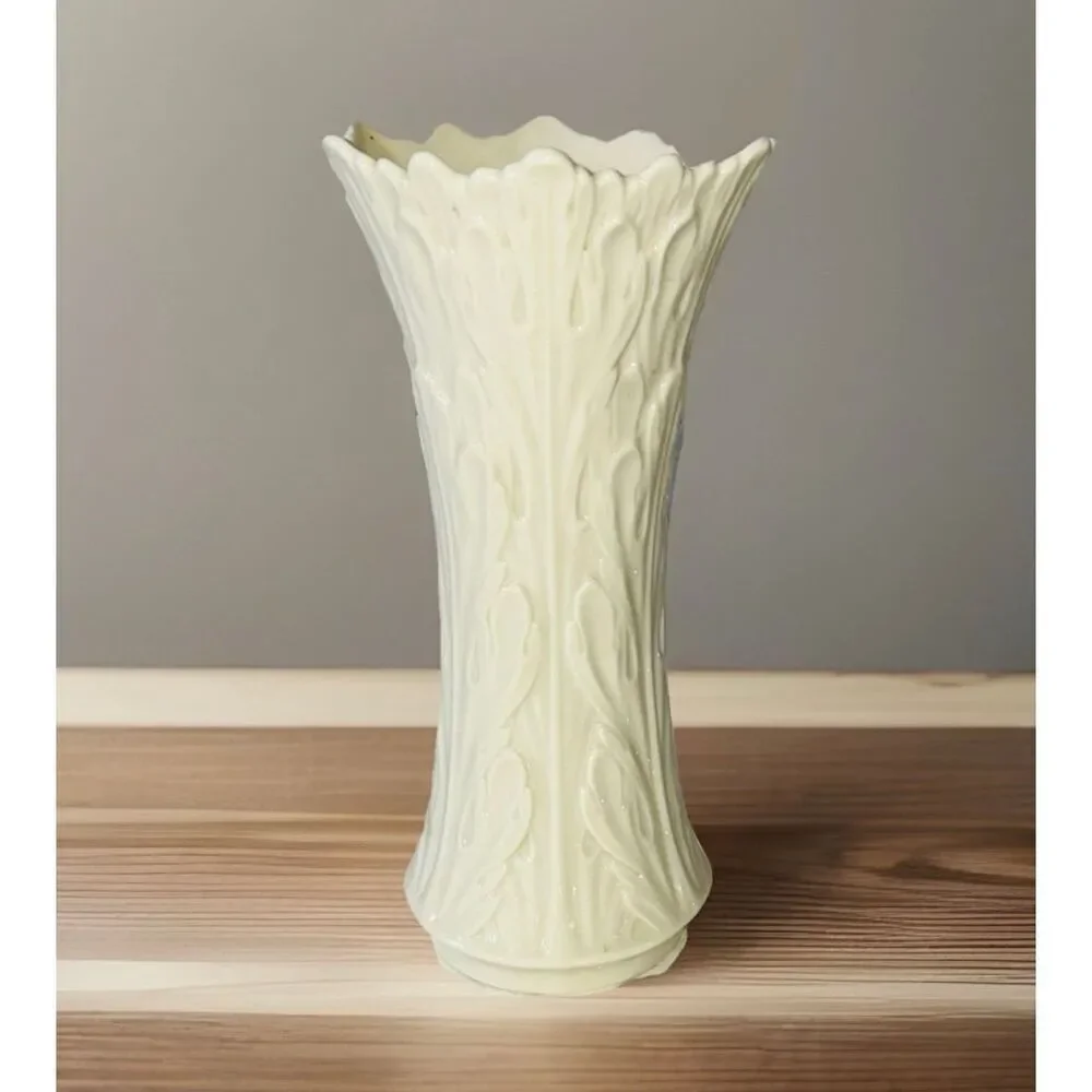 Lenox Vase Ivory Porcelain Woodland Collection - Acanthus Leaves Vintage